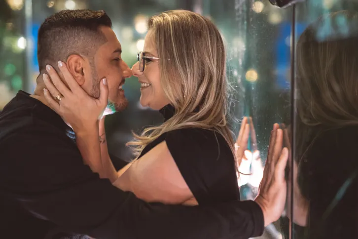 Tauã Costa foi muito cumprimentado pela passagem de seu aniversário no último sábado (12). No registro, Tauã e sua esposa Larissa Martins Borges. Da coluna RC os votos de felicidades e sucesso.