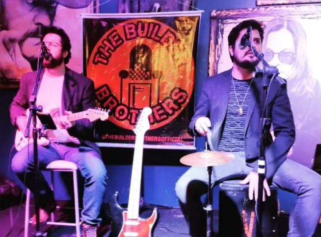 Neste sábado o Mercenários serve sua famosa feijoada com atração musical da banda The Builder Brothers