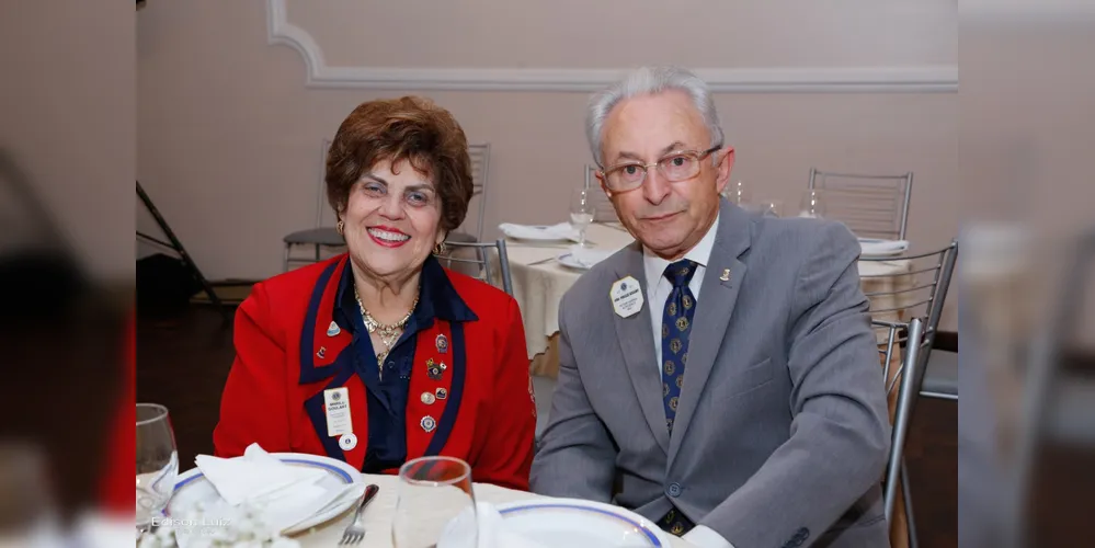 Na próxima segunda-feira (9), Marilu Goulart, acompanhada de seu esposo, João Péricles Goulart, será homenageada em seu aniversário com muitos cumprimentos e carinho. Da Coluna RC, enviamos votos calorosos de amor, realizações e momentos inesquecíveis para esse casal inspirador.