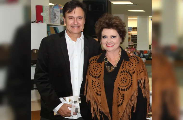 O engenheiro civil Carlos Mendes Fontes Neto celebrou seu aniversário na última terça-feira (14), cercado pelo carinho da família e em clima de gratidão. Na foto, ao lado da esposa, Luisa Cristina dos S. Fontes, companheira de vida e presença constante em sua trajetória. Da Coluna RC, os votos de um novo ciclo repleto de saúde, prosperidade, realizações e momentos especiais ao lado de quem mais ama.