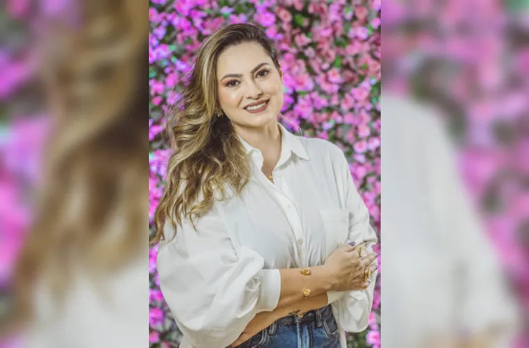 Sempre alegre, generosa e dona de um sorriso que transmite leveza, Darliane Schio Paisani celebrará a chegada de um novo ciclo neste domingo (26), cercada pelo carinho de familiares e amigos. Sua espontaneidade e dedicação fazem dela uma presença querida por todos que convivem ao seu lado. Da Coluna RC, os votos de um aniversário memorável e de uma nova etapa repleta de amor, saúde, conquistas e momentos inesquecíveis.