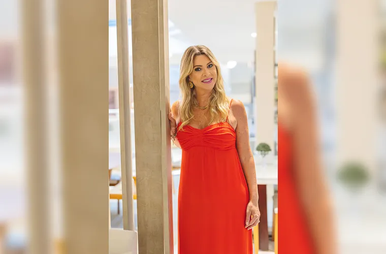 No último domingo (20), a empresária Marielle Miskinin Borba celebrou mais um ano de vida. Dona de uma trajetória marcada por talento, dedicação e espírito empreendedor, Marielle iniciou seu novo ciclo cercada pelo carinho da família e dos amigos. Da Coluna RC, os votos de muita saúde, felicidade, prosperidade e incontáveis momentos especiais.
