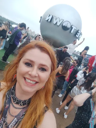 Na próxima segunda-feira (6), a jornalista Luciane Rosas será calorosamente celebrada em mais um aniversário. Cercada de afeto e inúmeras mensagens de carinho, Luciane inspira com sua trajetória. Da Coluna RC, votos de um ciclo repleto de sucesso, felicidade e realizações.