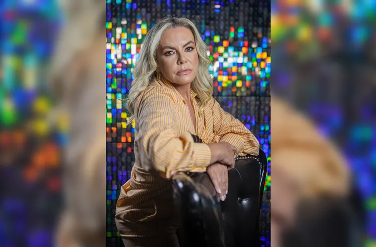 No próximo domingo (26), será celebrada a nova idade da dedicada empresária Carolina Calixto Sant’Anna, mulher admirável e reconhecida por seu constante envolvimento com importantes causas sociais e pelo olhar sensível voltado ao próximo. No elegante registro de Laertes Soares, Carolina traduz determinação, sofisticação e força feminina. Da Coluna RC, votos de um novo ciclo repleto de felicidades, conquistas e grandes realizações.