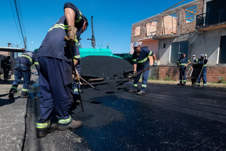 Secretaria Municipal de Serviços Públicos está cumprindo manutenção com patrolamento, cascalhamento e correção de erosões.