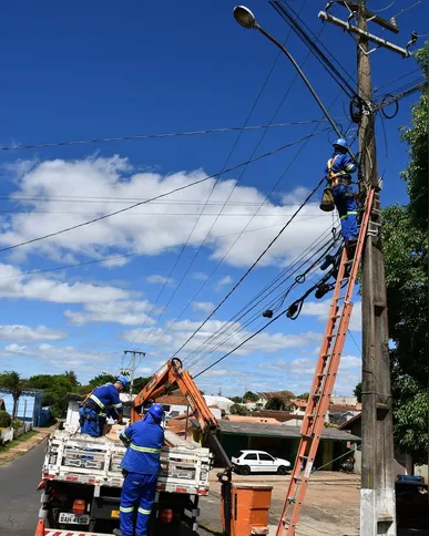 Mais de 1,7 mil lâmpadas já foram substituídas