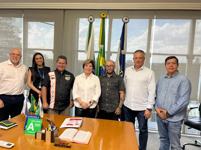A prefeita Elizabeth Schmidt recebeu os empresários Júnior e Jair Máximo