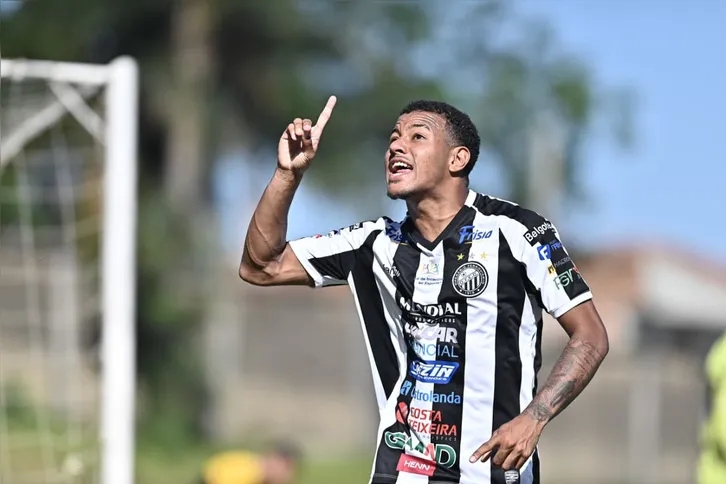 Matheus Galdino fez o primeiro e único gol do Fantasma no jogo