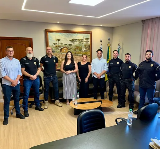 Emiliano Gomes esteve reunido com representantes da Polícia Civil