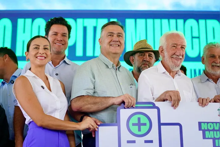 O secretário das Cidades, Guto Silva, participou da solenidade de liberação dos recursos ao lado do governador em exercício, Darci Piana (PSD), e do secretário estadual da Saúde, Beto Preto, e a deputada estadual, Mabel Canto (PP).