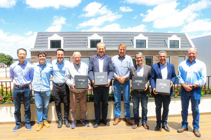 Representantes do Governo do Estado, da Prefeitura Municipal, da Castrolanda e da UEPG estiveram reunidos