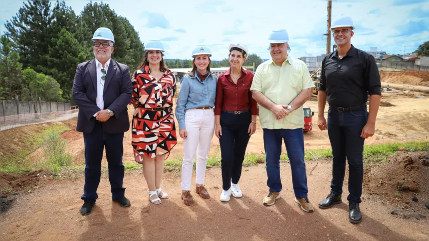 Lideranças municipais e estaduais acompanham o andamento das obras