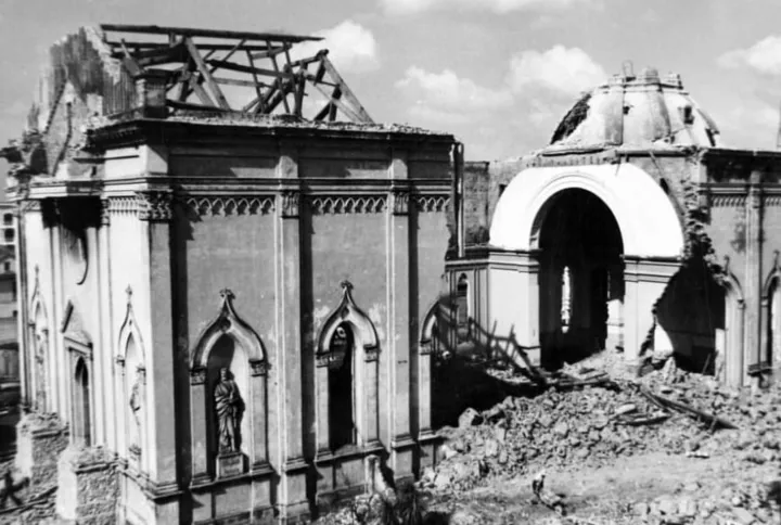 Antiga Catedral foi demolida em 1978 devido à problemas estruturais