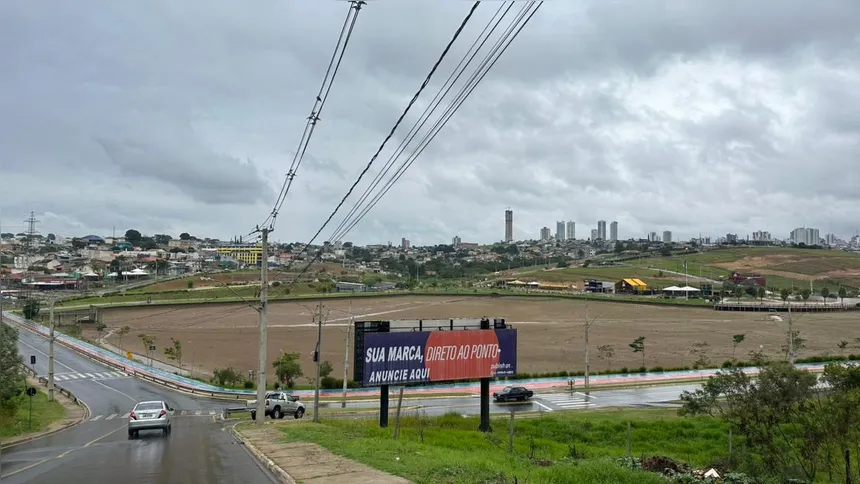 O Lago de Olarias visto de cima, pela Rua Bárbara Stein.