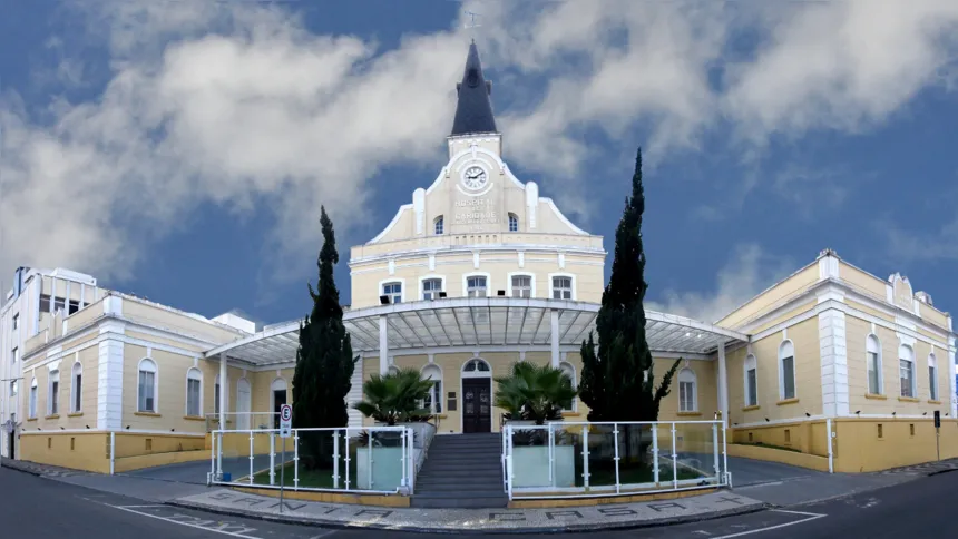 A Santa Casa de Ponta Grossa, localizada na Rua Dr. Francisco Burzio, 774.