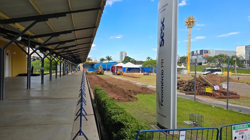 As obras acontecem em frente à plataforma do Sesc Estação Saudade de Ponta Grossa.