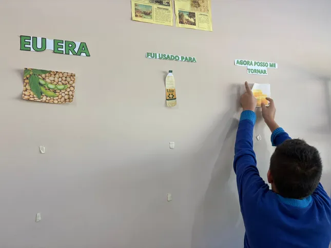Imagem ilustrativa da imagem Cargill transforma reciclagem de óleo em ferramenta de educação ambiental nas escolas (1)