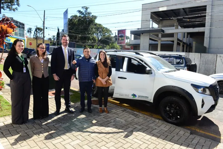 Parlamentar também entregou uma caminhonete 4x4 para o órgão; recursos ampliarão os atendimentos à população paranaense