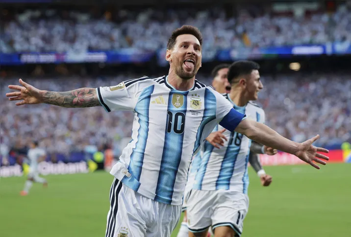 Lionel Messi lidera a artilharia da Copa do Mundo com oito gols e é o principal destaque dos argentinos