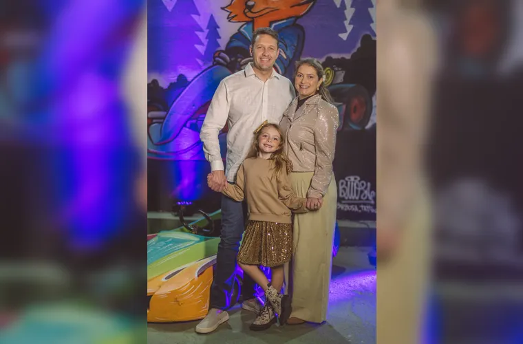 Nesta quarta-feira (15), a advogada Priscilla Garbelini Jaronski comemora mais um ano de vida. Ao lado do marido, Juliano Jaronski, e da pequena Maite, celebra um momento marcado pelo amor, pelas conquistas e pela felicidade em família. Da Coluna RC, os mais sinceros votos de sucesso, realizações e muitos momentos inesquecíveis.