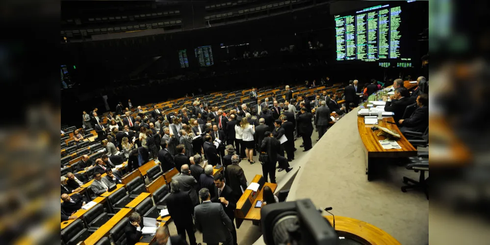 Imagem ilustrativa da imagem PT reafirma “golpe” e diz que oposição não tem votos necessários