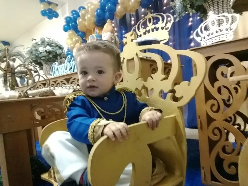 Davi de Moraes Martins Coronado, filho de Diego Coronado e Daniela de Moraes Martins, completou seu primeiro aninho no último dia 06. Parabéns ao pequeno Davi!
