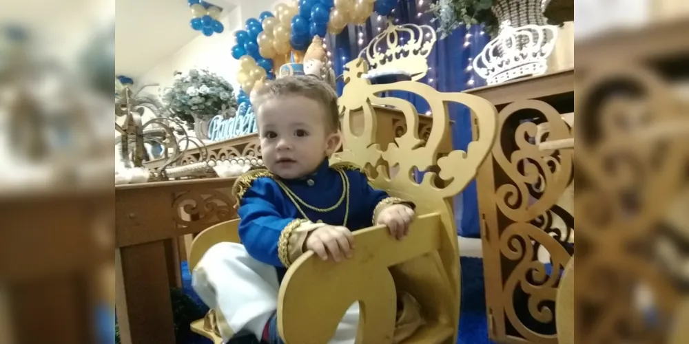 Davi de Moraes Martins Coronado, filho de Diego Coronado e Daniela de Moraes Martins, completou seu primeiro aninho no último dia 06. Parabéns ao pequeno Davi!