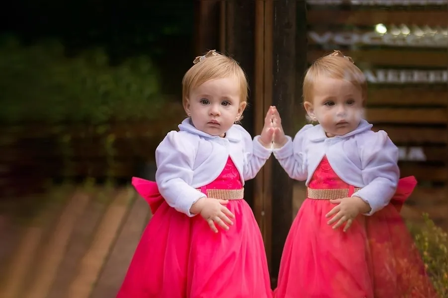 A pequena Maria Luíza França de Oliveira, filha de Victor de Oliveira e Jacielen França de Oliveira, em um belo registro!