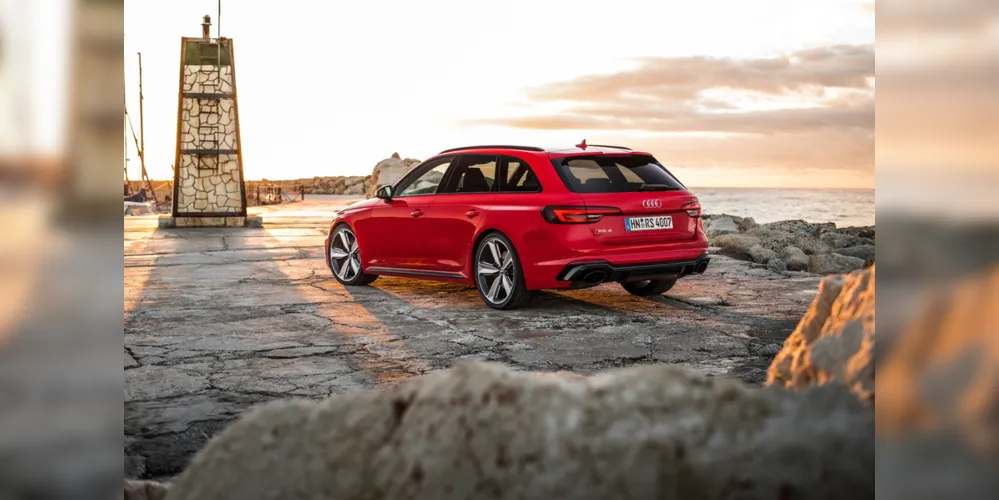 Motor V6 biturbo desenvolve 450 cv e acelera de 0 a 100 km/h em 4,1 segundos