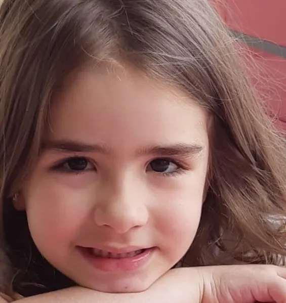 Lauren Maria Pires tem 5 anos de pura graciosidade. A pequena é filha de Silmara e Laureni Pires Junior.