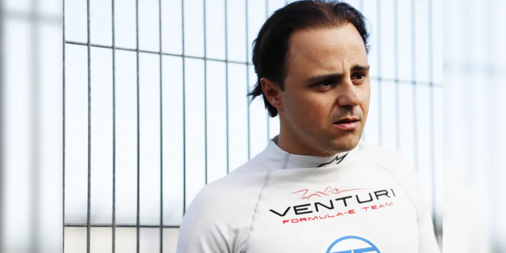 A partir deste sábado, com a estreia de Felipe Massa, o Fox Sports passa a transmitir nova temporada da Fórmula E. Os brasileiros Nelsinho Piquet e Lucas Di Grassi também correm na mesma categoria. Narração de Téo José, com comentários de Edgard de Melo Filho, Flávio Gomes e Thiago Alves.