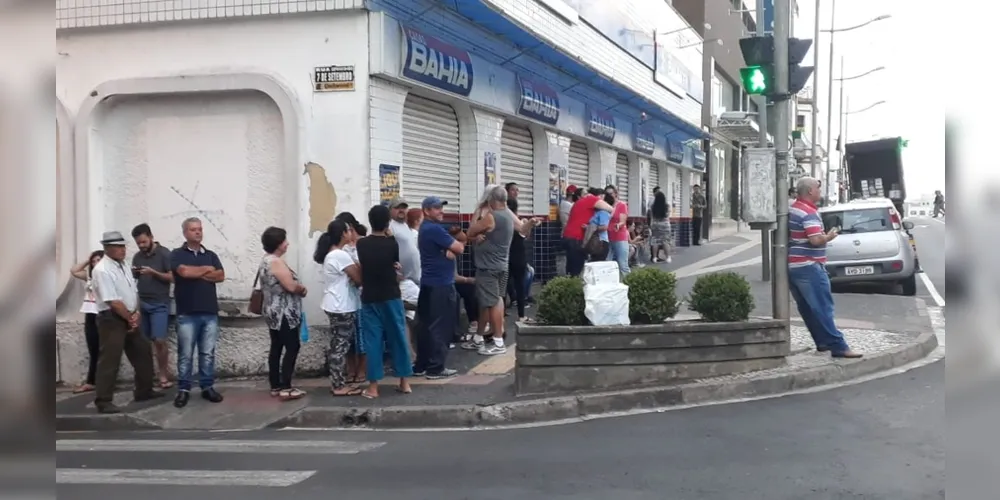 Imagem ilustrativa da imagem Clientes ‘madrugam’ para aproveitar liquidações