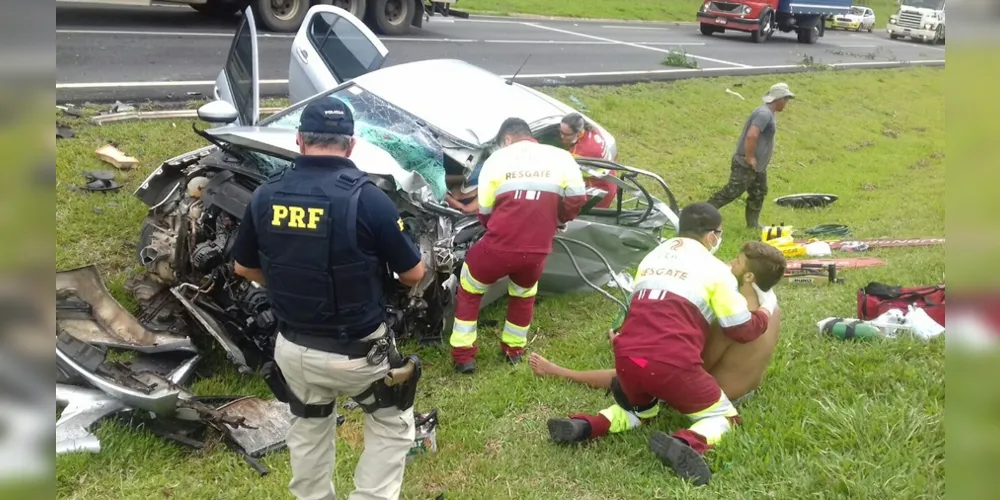Motorista do carro sofreu lesões graves e foi levada ao HGU