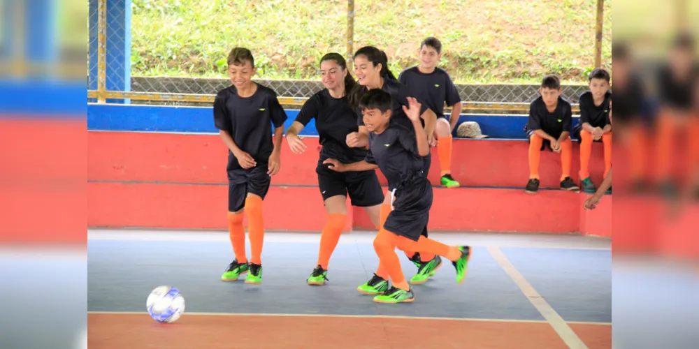 As atividades ocorrem no contra turno das escolas, de segunda a sexta