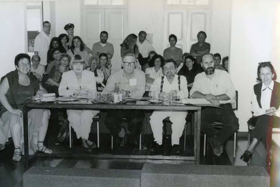 Exposição homenageia a crítica de arte Adalice Araújo