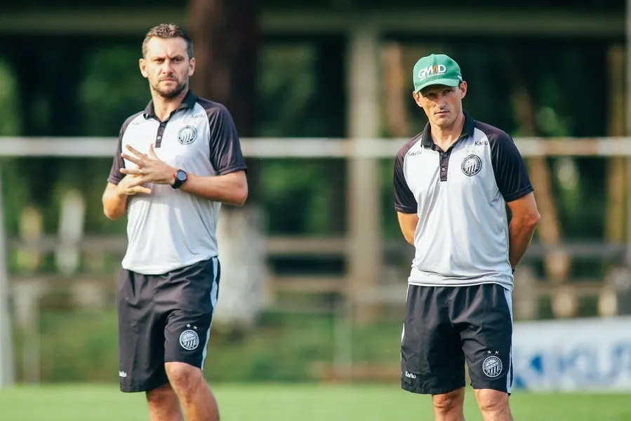 Gerson Gusmão completa 100 jogos no comando da equipe