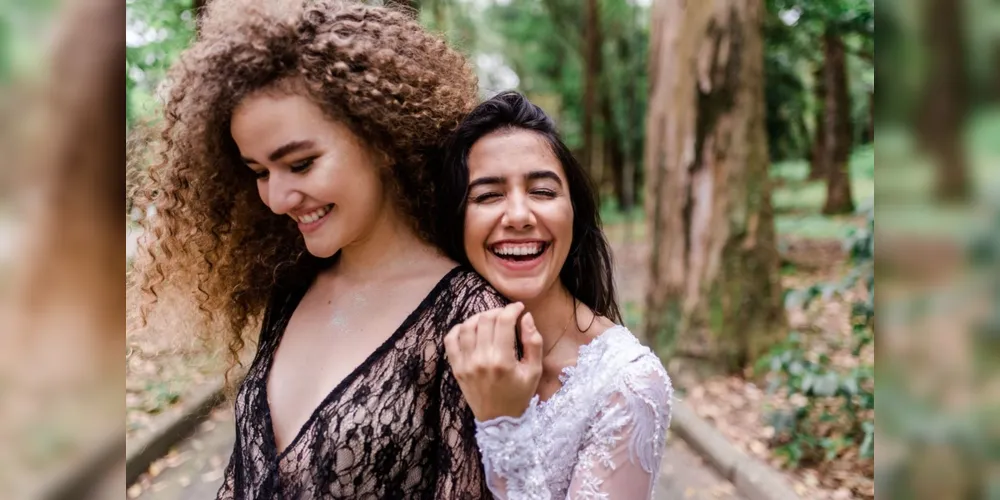 Ana Clara Caetano Costa e Vitória Fernandes Falcão, integrantes da dupla Anavitoria