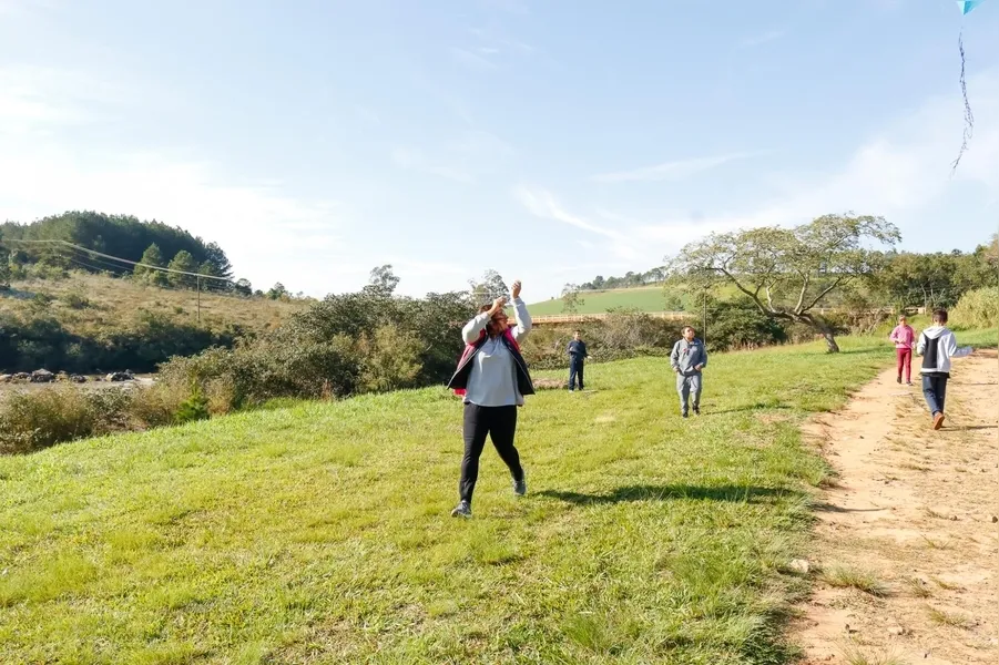Ao final, eles divertiram-se empinando pipas no Parque Linear Reinhard Maack