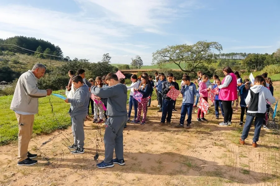 Ao final, eles divertiram-se empinando pipas no Parque Linear Reinhard Maack