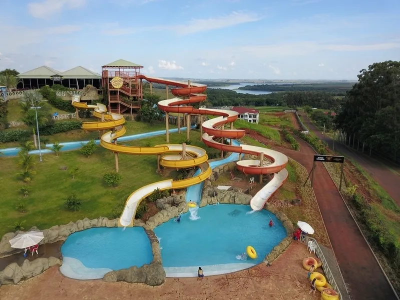 Feriado deve receber milhares de turistas em seus pontos turísticos dedicados a contar histórias do Paraná e entretenimento da população 