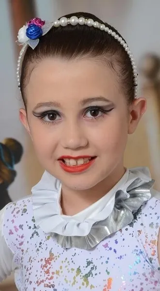 Luiza Ferreira Campagnoli, enfeitando nossa página com sua graça e beleza, é aluna do colégio Neo Master Positivo. Tem 09 anos, é filha do casal Adriana e Ciro Campagnoli. 