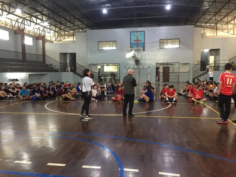 O II Torneio Um Exército em Ordem de Batalha, promovido pela Secretaria da Juventude Legionária/Senatus Ponta Grossa (Sejule), reuniu aproximadamente 300 pessoas, no sábado (13), no colégio Sant’Ana, no bairro de Uvaranas, em Ponta Grossa. 