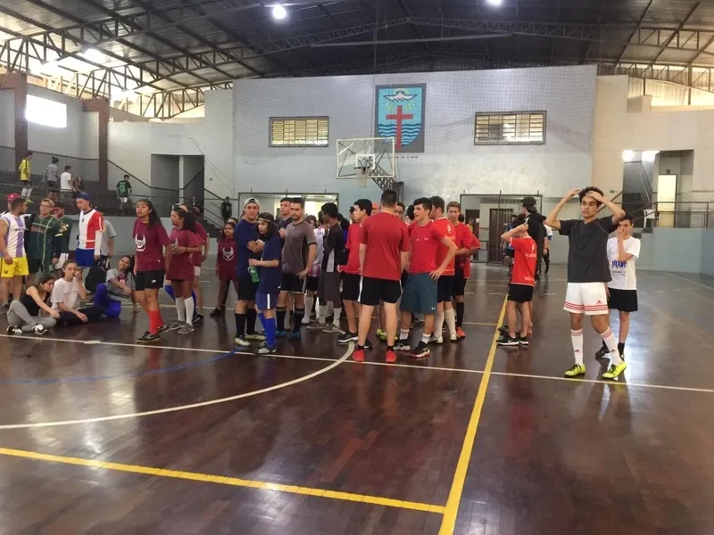 O II Torneio Um Exército em Ordem de Batalha, promovido pela Secretaria da Juventude Legionária/Senatus Ponta Grossa (Sejule), reuniu aproximadamente 300 pessoas, no sábado (13), no colégio Sant’Ana, no bairro de Uvaranas, em Ponta Grossa. 