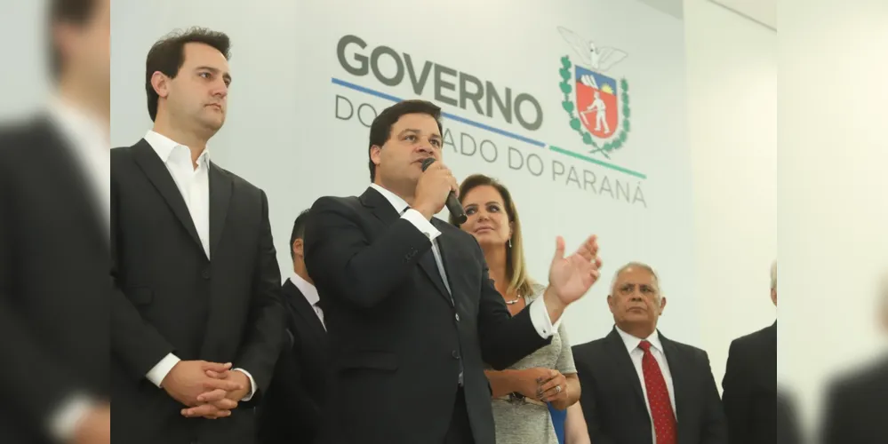 Imagem ilustrativa da imagem Sandro debate concessão de rodovias com prefeitos locais