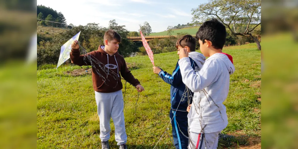 Ao final, eles divertiram-se empinando pipas no Parque Linear Reinhard Maack