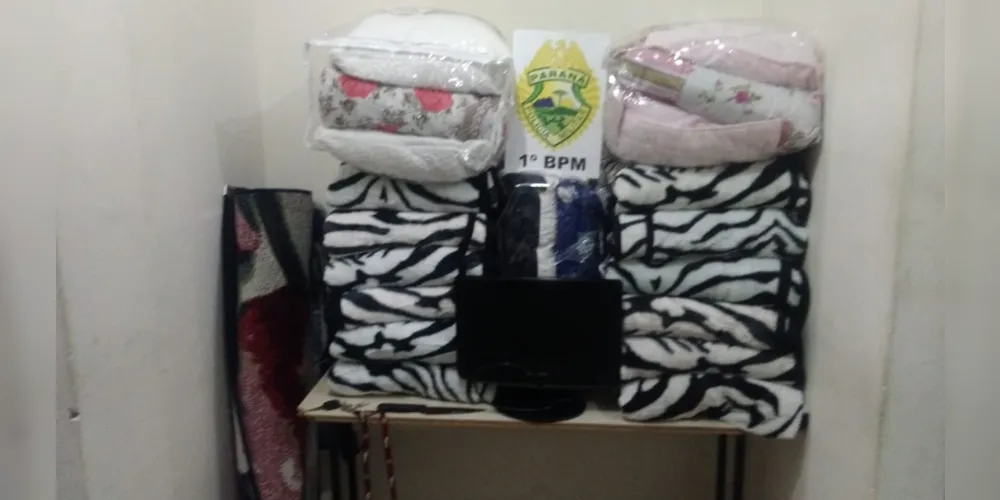 Crime aconteceu por volta de 3h e parte dos produtos furtados foram recuperados