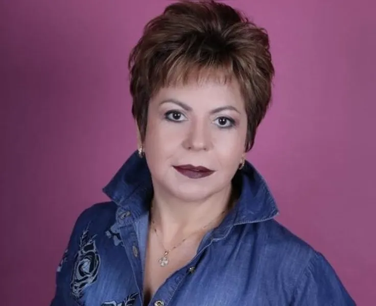 TROCA DE IDADE - Maria Donizete Teixeira Alves recebe os cumprimentos pela chegada de seu aniversário nesta terça-feira (15). Da coluna RC os votos de prosperidade e alegrias.

