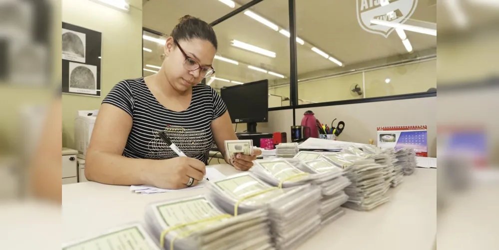 Em Ponta Grossa, mais de 100 pessoas são atendidas diariamente para confecção do documento


