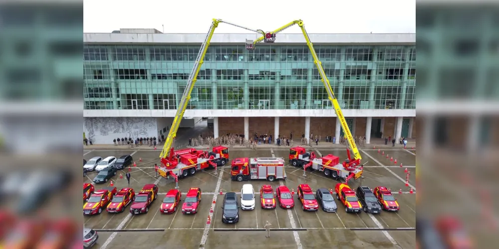 Equipamentos entregues pelo governador Ratinho Junior alcançam altura de um prédio de 18 andares e ficarão em Curitiba, Londrina e Maringá, cidades mais verticais do Estado