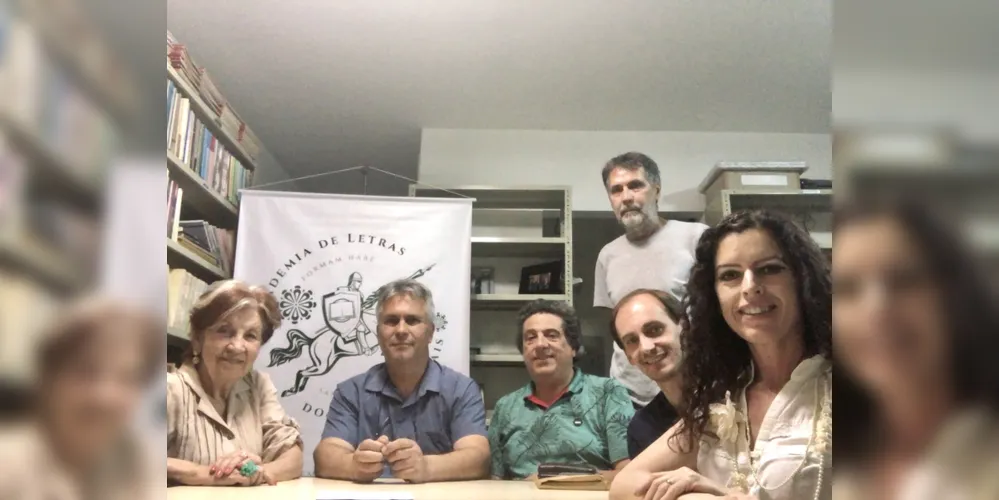 Imagem ilustrativa da imagem Academia de Letras promove  atividade cultural literária